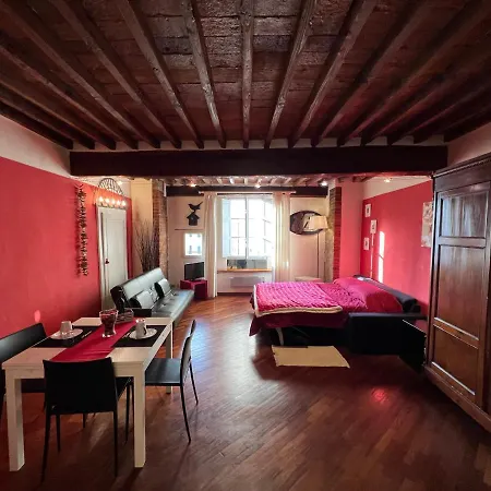 Via Fillungo Apartment